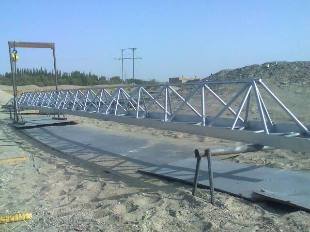 头屯河专业承揽大中小型喷涂翻新施工业务！